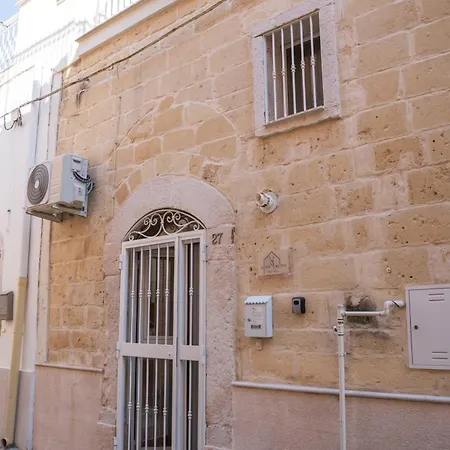 La Casa Nel Tufo *